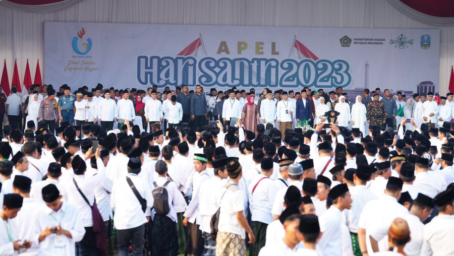 Panglima TNI Mendampingi Presiden RI dalam Upacara Hari Santri Nasional