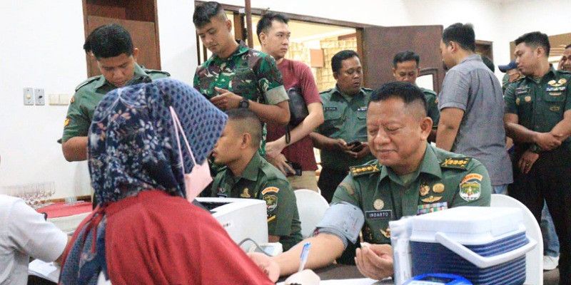 Korem 052/Wijayakrama Mengadakan Donor Darah dalam Perayaan Ulang Tahun ke-25