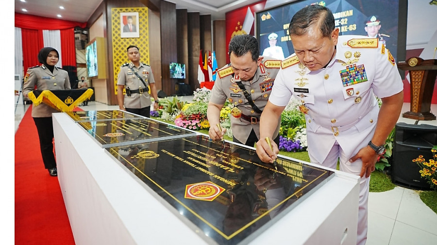 Pemimpin Tertinggi TNI dan Kepala Polri Menutup Pendidikan Sespimti dan Sespimmen Polri di Kota Bandung