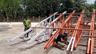 Kegiatan Karya Bakti Bersama Masyarakat Kampung Samau dalam rangka menyambut STC oleh Koramil Biak Kota.