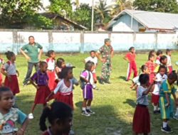 Babinsa Melakukan Senam Bersama dengan Murid-Murid SD YPK Korido untuk Meningkatkan Kesehatan