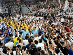 Kata-kata Pertama Gibran Rakabuming Raka Kepada Prabowo Subianto saat Deklarasi di Arena GBK Jakarta