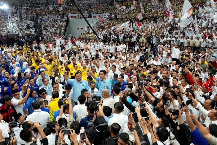 Kata-kata Pertama Gibran Rakabuming Raka Kepada Prabowo Subianto saat Deklarasi di Arena GBK Jakarta