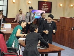 Sidang “Main Hakim Sendiri” untuk Artis Meriam Belina, Desy Ratnasari, dan Mandra