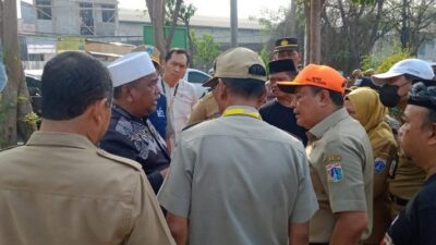 Tolak Warga Meruya Utara, Pemda Jakarta Barat Tetap Membuka Jalan Kembang Kerep Taman Aries