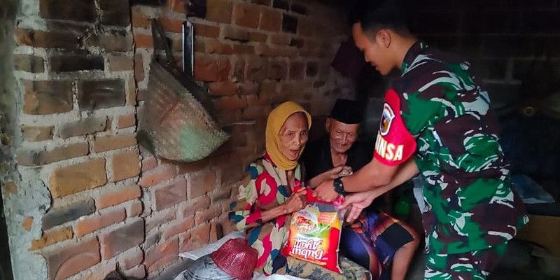 Mengapa Anggota Koramil Wonodadi Blitar Masuk Dapur?