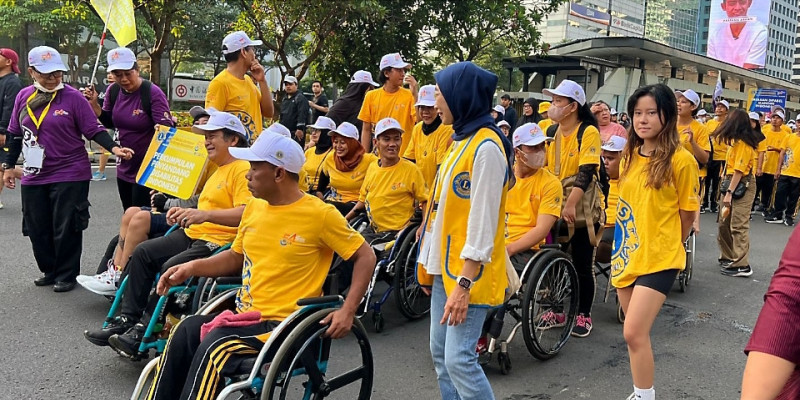 Berpartisipasi dalam Car Free Day, Lions Indonesia Merayakan Ulang Tahun ke-54 dengan Berjalan Santai Bersama 1.000 Penyandang Disabilitas