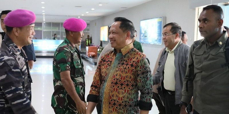 Komandan Pasmar 3 menyambut kedatangan Menteri Dalam Negeri