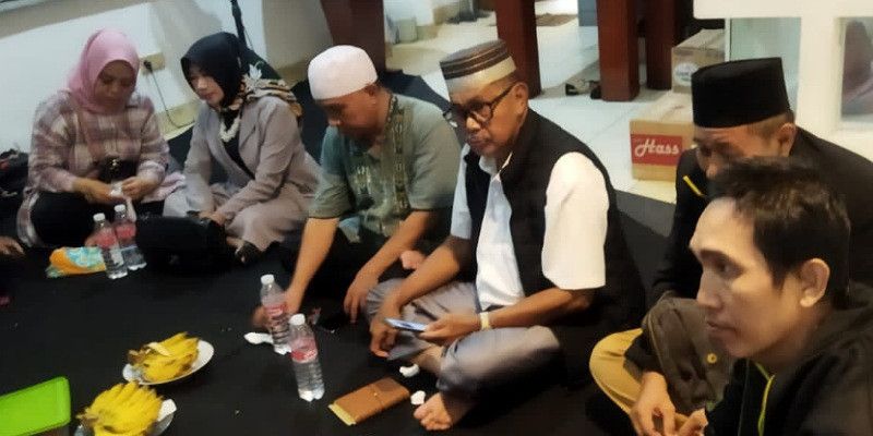 Ervinna, calon anggota legislatif dari Partai Ummat, mengajak masyarakat untuk menjaga kekompakan dan persatuan demi mencapai tujuan bersama.