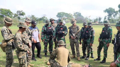 Korps Marinir TNI AL dan Marinir Amerika Serikat Bersatu untuk Memberikan Bantuan kepada Korban Perang