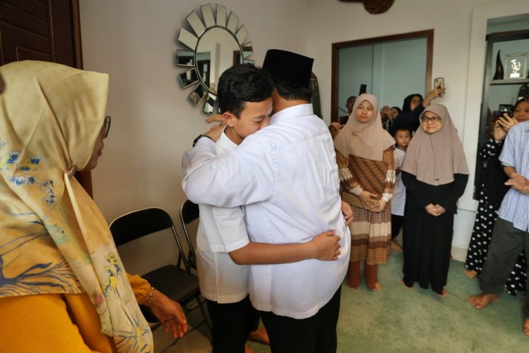 Prabowo Subianto Berjanji Mendukung Keluarga Prajurit TNI AU yang Gugur secara Penuh