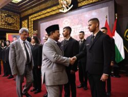 Prabowo Menerima Kunjungan 22 Mahasiswa Palestina yang Akan Menerima Beasiswa dan Belajar di Unhan RI