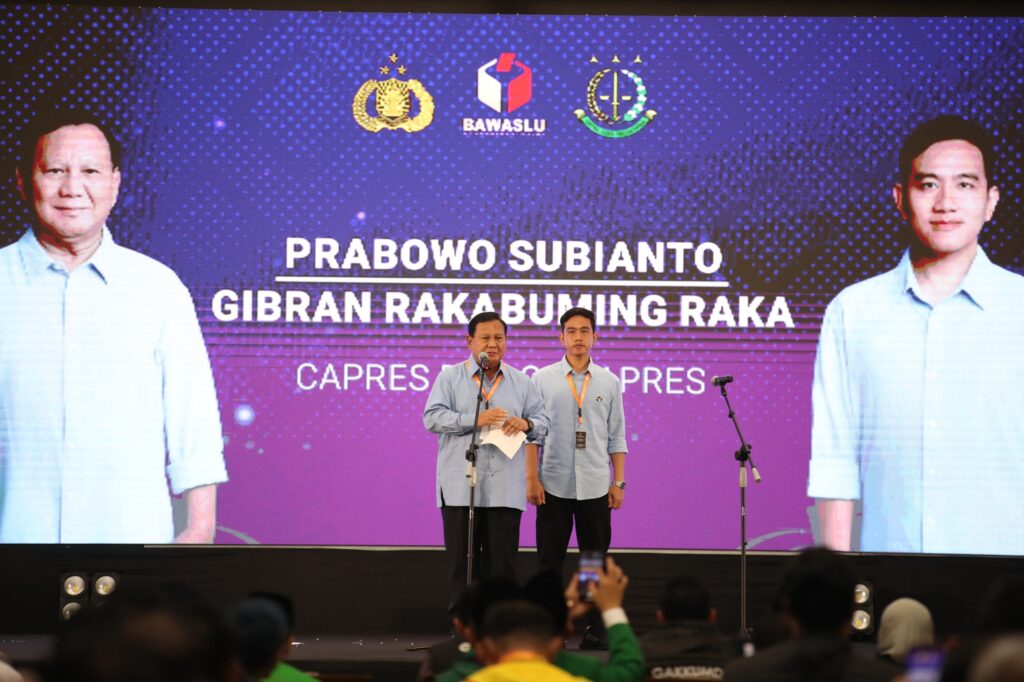 Prabowo-Gibran Mulai Kampanye dengan Program Gratis Makan Siang dan Minum Susu untuk Anak Sekolah