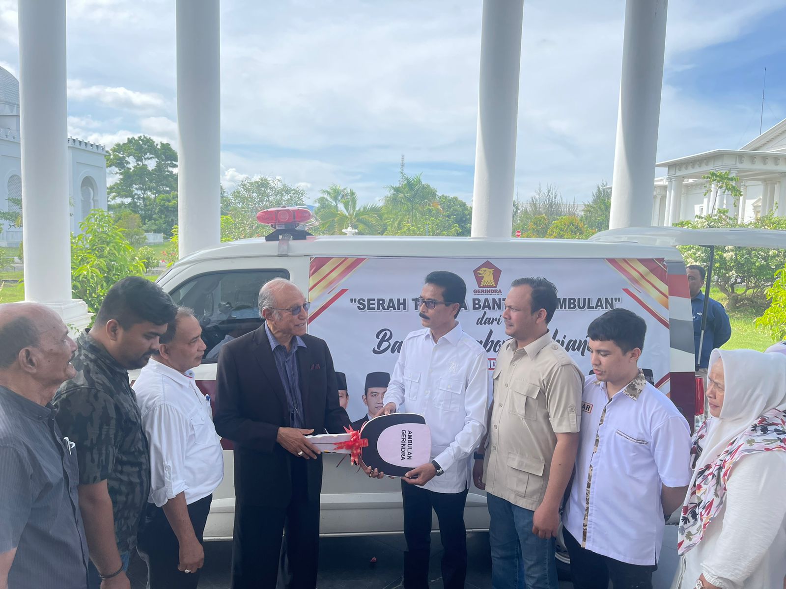 Wali Nangroe Aceh Mengucapkan Terima Kasih Atas Bantuan 25 Ambulans dari Prabowo