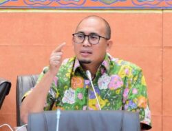 Penghargaan Diberikan kepada Andre Rosiade atas Prestasi Keuangan BRI