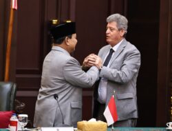 Prabowo Memberikan Sumbangan 5 Miliar Rupiah untuk Masyarakat Palestina