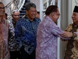 Bertemu dengan Perdana Menteri (PM) Malaysia, Menhan Prabowo melakukan kunjungan ke Malaysia