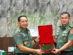 Serah Terima Risalah Kasad oleh Panglima TNI Jenderal TNI Agus Subiyanto