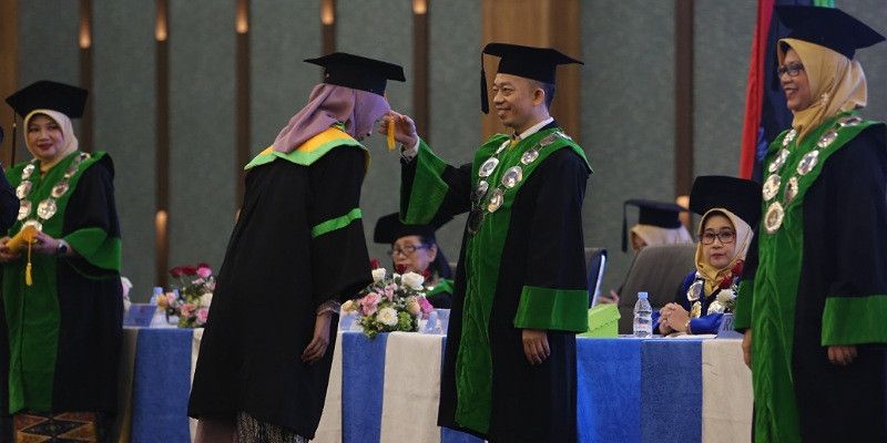 Dua Tokoh Nasional Menghadiri Wisuda 1.054 Mahasiswa UMHT