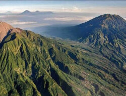 Gunung Marapi di Sumatera Barat Meletus Mencapai Ketinggian 3000 Meter