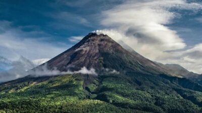 Mengenal Kejadian Letusan Gunung Marapi di Sumatera Barat Sejak Abad ke-18