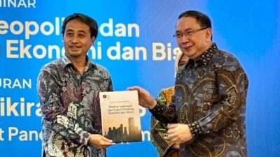 Buku Menarik “Kontribusi Pemikiran LM FEB UI” Membahas Lima Topik yang Penting