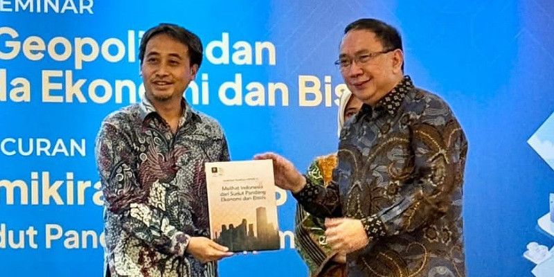 Buku Menarik “Kontribusi Pemikiran LM FEB UI” Membahas Lima Topik yang Penting