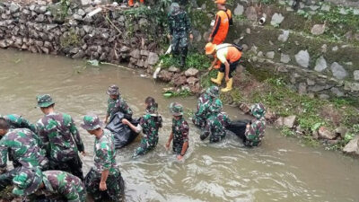 Bersihnya Aliran Sungai Ciliwung oleh Korps Baret Merah sebagai Upaya Antisipasi Banjir