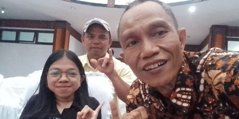 Noldus Pandin Mendengarkan Keluhan Cici Amelia, Penyandang Disabilitas di Tana Toraja.