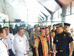 Menteri Tito Memeriksa Kesiapan Pos PLBN Jagoi Babang Menjelang Diresmikannya Oleh Presiden