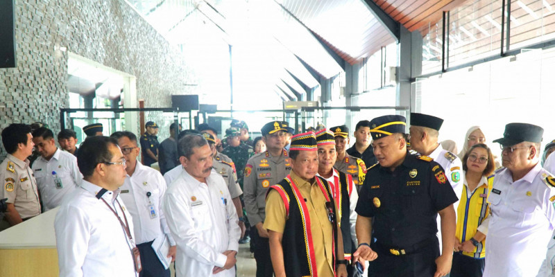 Menteri Tito Memeriksa Kesiapan Pos PLBN Jagoi Babang Menjelang Diresmikannya Oleh Presiden