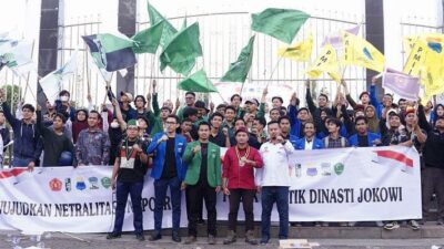 Ratusan Mahasiswa di Medan Turut Menolak Politik Dinasti Melalui Mimbar Rakyat