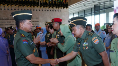 Panglima TNI Menerima Laporan Kenaikan Pangkat 12 Perwira Tinggi TNI oleh Korps