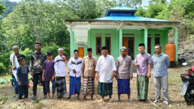 PT PELNI Memasok 500 Bibit Pohon Coklat ke DKM Masjid Abdullah Narut Parek Manggarai Barat NTT