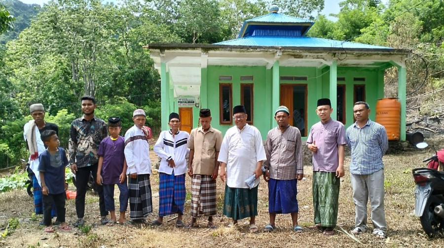 PT PELNI Memasok 500 Bibit Pohon Coklat ke DKM Masjid Abdullah Narut Parek Manggarai Barat NTT