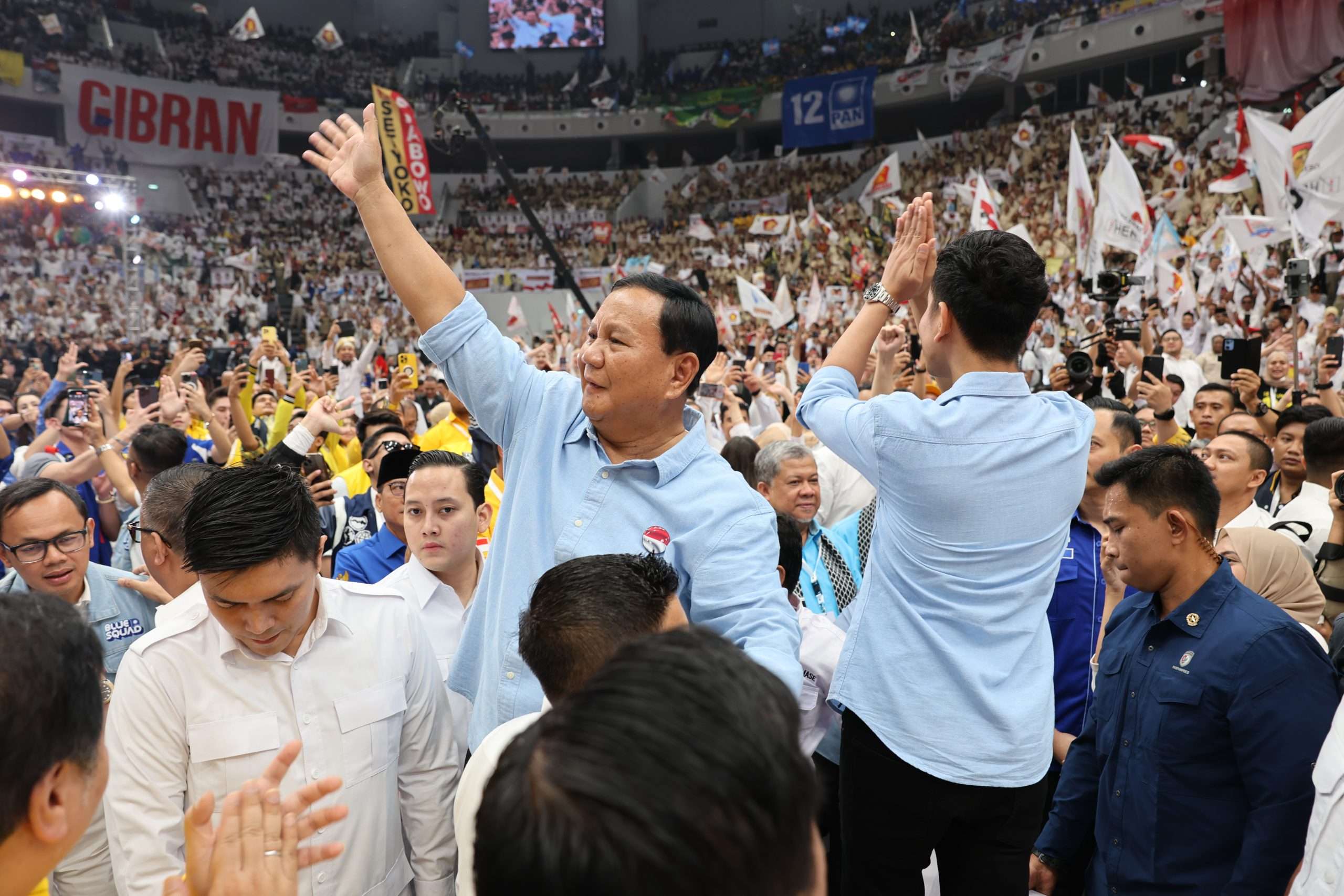 Prabowo Subianto Berada Di Puncak Gunung