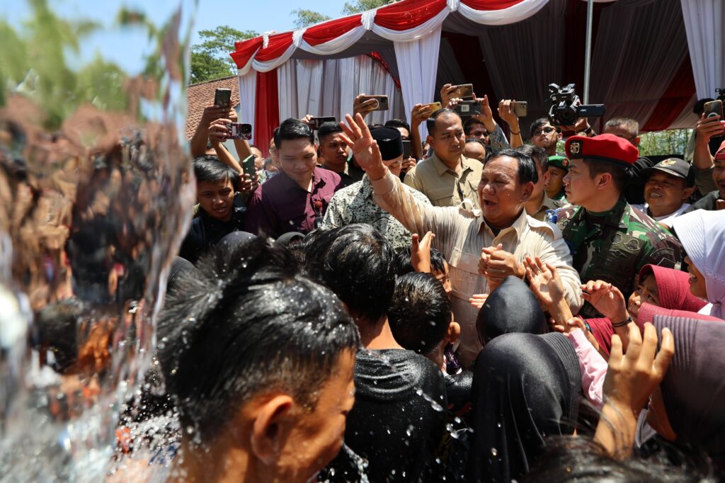 Prabowo Menghadiri Acara Resmi Pembukaan 5 Lokasi Bantuan Air Bersih di Kabupaten Kuningan