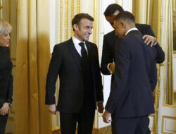 Foto: Kylian Mbappe Bertemu dengan Presiden Prancis dan Emir Qatar