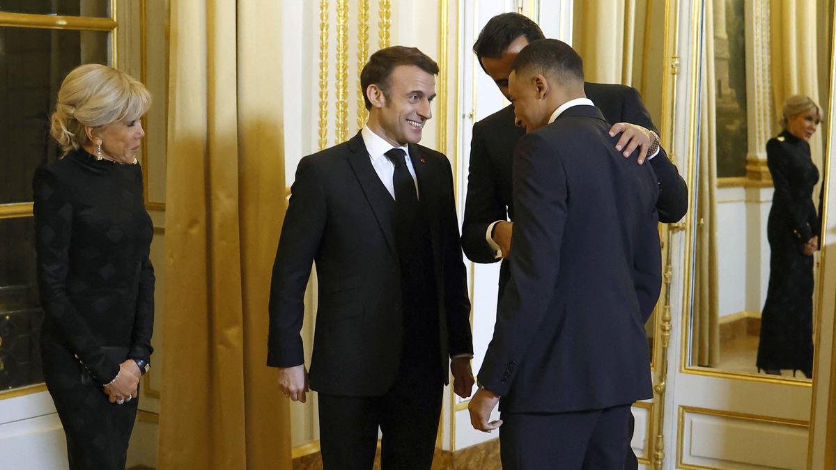 Foto: Kylian Mbappe Bertemu dengan Presiden Prancis dan Emir Qatar