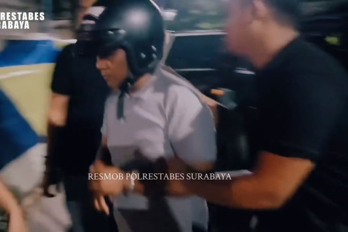 Pria Bertopeng Dibekuk sebagai Tersangka Pencurian Brankas Emas di Surabaya