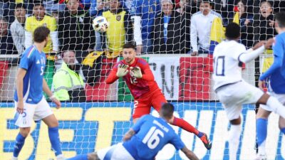 Guglielmo Vicario Mencetak Clean Sheet dalam Debutnya dengan Timnas Italia