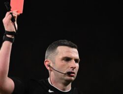 Michael Oliver Memimpin Cristiano Ronaldo dalam Pertandingan di Liga Arab Saudi: Saat Wasit Liga Inggris Mendapat Gaji Lebih Besar di Luar Negeri