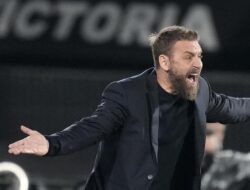 Daniele De Rossi Mengakui Kesalahan Strategi Saat AS Roma Bermain Imbang Melawan Fiorentina di Liga Italia