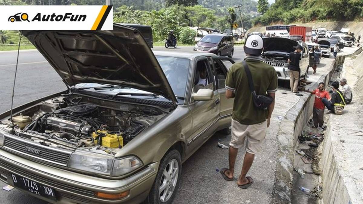 Jangan Sekali-Kali Membuka Tutup Mesin Saat Mobil Parkir Setelah Perjalanan Jauh, Bahaya!