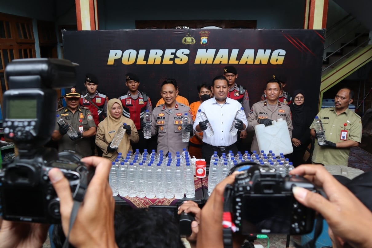 Pabrik Miras Ilegal di Malang Beroperasi Selama 1,5 Tahun, Produksi 500 Liter Per Hari