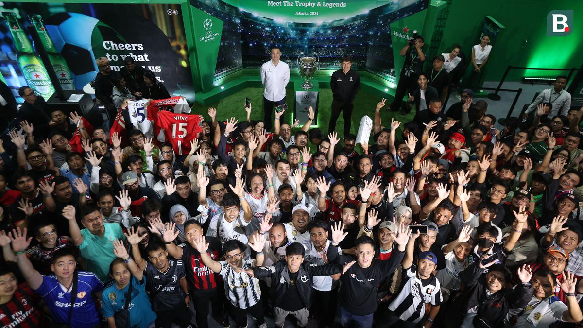Foto: Jumpa Fans dengan 2 Legenda Liga Champions, Vidic Dihadiri Ribuan Fans Manchester United