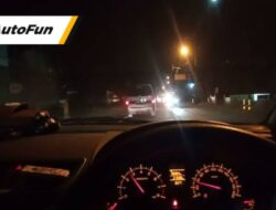 4 Alasan Mengapa Sangat Penting untuk Matikan Lampu Kabin Mobil Saat Berkendara di Malam Hari

1. Untuk meningkatkan keamanan: Mematikan lampu kabin mobil saat berkendara di malam hari dapat membantu mengurangi silau dan gangguan pandangan yang dapat menyebabkan kecelakaan. Penjagaan keselamatan anda dan pengguna jalan lainnya.

2. Untuk kenyamanan pengemudi dan penumpang: Mematikan lampu kabin dapat menciptakan suasana yang lebih tenang dan nyaman saat berkendara di malam hari. Cahaya terlalu terang dari lampu kabin dapat mengganggu kenyamanan pengemudi dan penumpang.

3. Untuk menghemat energi dan memperpanjang umur lampu: Mematikan lampu kabin saat tidak diperlukan dapat membantu menghemat energi dan memperpanjang umur lampu mobil. Hal ini juga dapat mengurangi konsumsi bahan bakar yang digunakan.

4. Untuk menghindari gangguan bagi pengemudi lain: Lampu kabin yang terang dapat menyebabkan gangguan bagi pengemudi lain di jalan. Dengan mematikan lampu kabin saat berkendara di malam hari, anda dapat membantu mencegah gangguan tersebut dan menciptakan kondisi berkendara yang lebih aman untuk semua pengguna jalan.