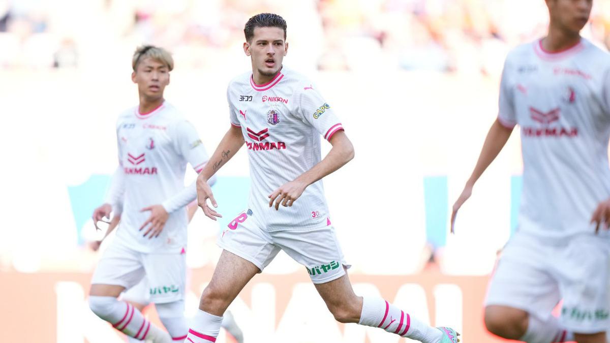 Foto: Tiga Bulan Masa Peminjaman Bersama Cerezo Osaka di J1 League 2024, Ini Dia Rapor Justin Hubner!