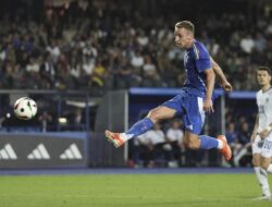 Foto: Melihat Gol Ajib Davide Frattesi Saat Membawa Italia Menaklukkan Bosnia-Herzegovina