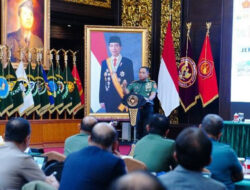 Panglima TNI Berikan Ceramah di Unhan RI